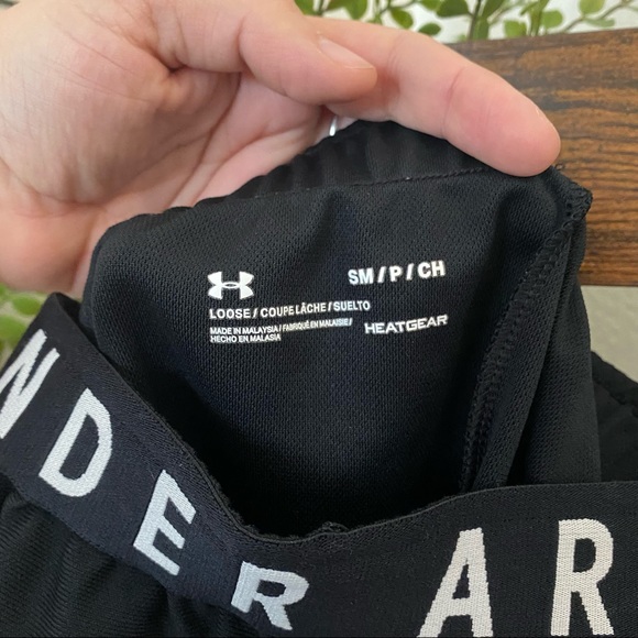 Under Armour|S|Balck White UA Play Up 3.0 Shorts - Picture 3 of 7